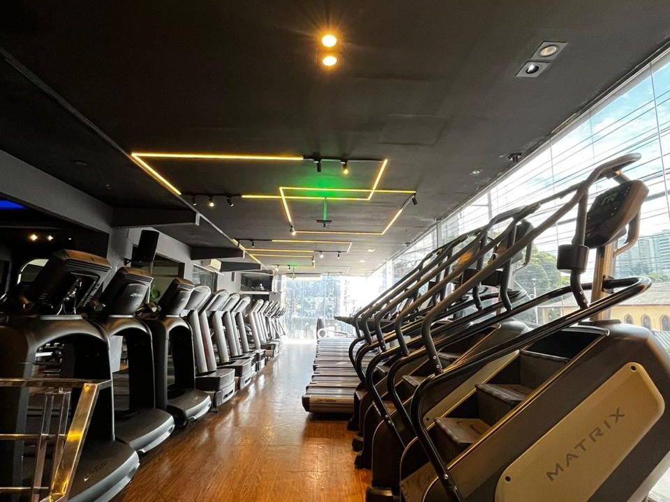 Área de equipamentos para treino cardiovascular